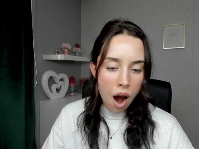 adeleLive live cam on BongaCams