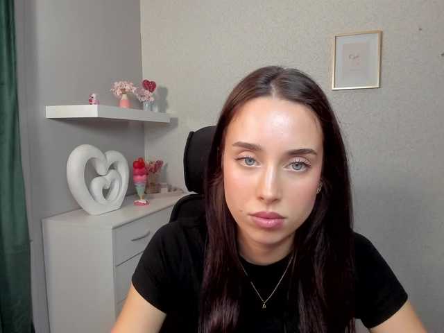 adeleLive's BongaCams show and profile