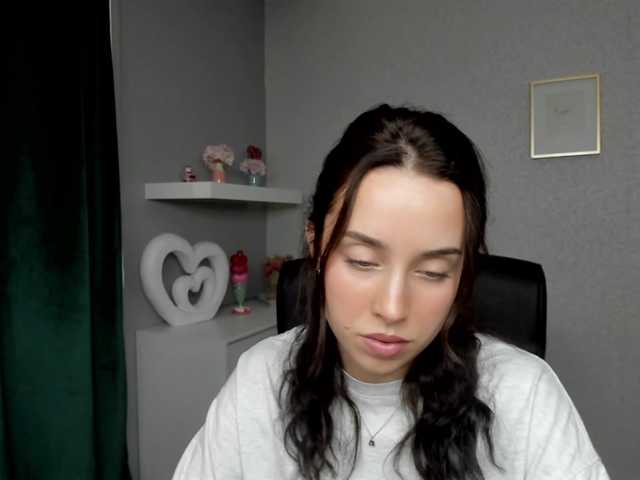 adeleLive live cam on BongaCams