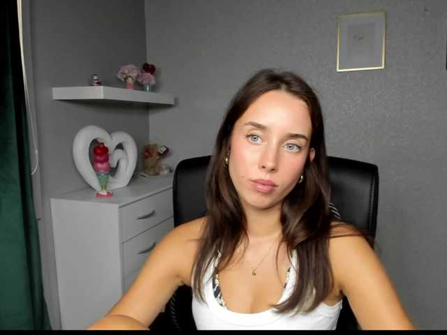 adeleLive live cam on BongaCams