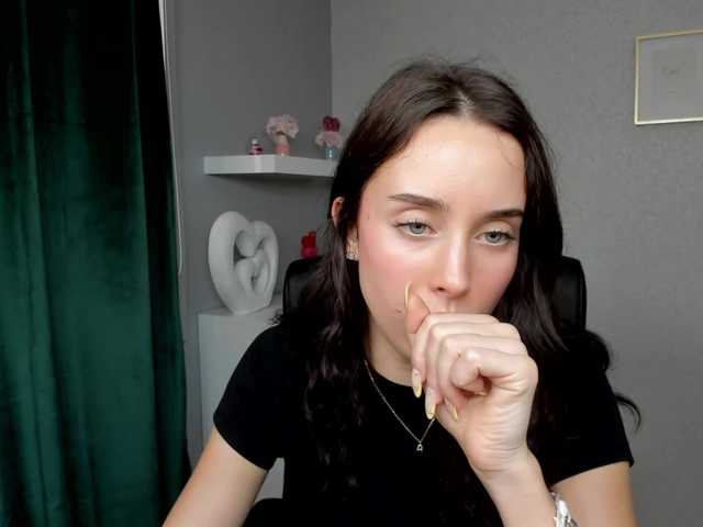 adeleLive live cam on BongaCams