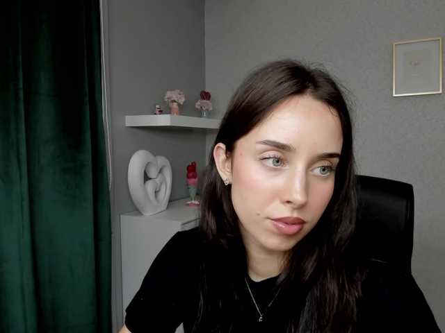 adeleLive live cam on BongaCams