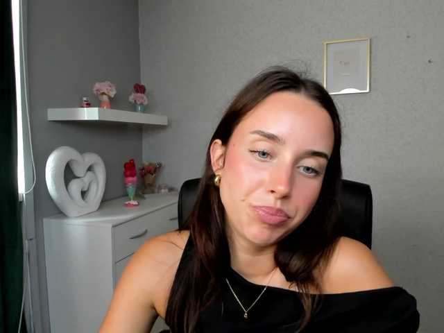 adeleLive live cam on BongaCams