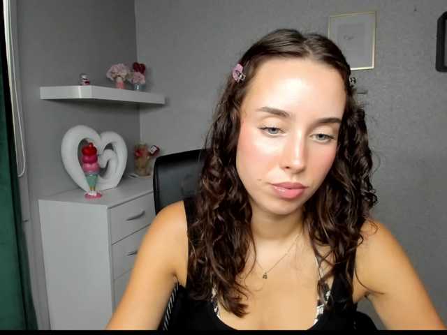 adeleLive live cam on BongaCams