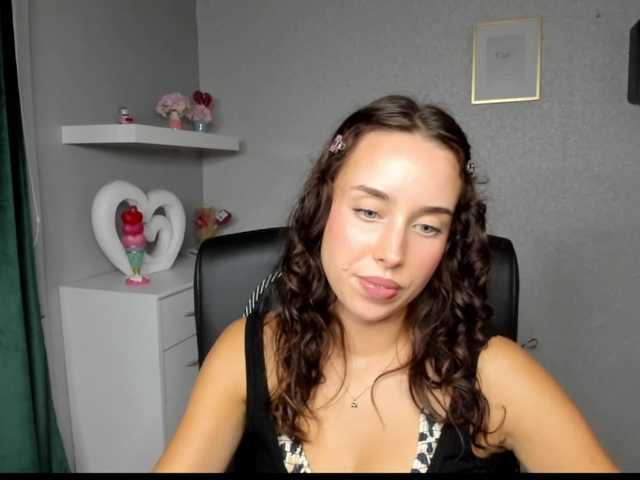 adeleLive live cam on BongaCams