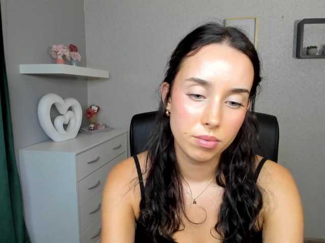 adeleLive live cam on BongaCams