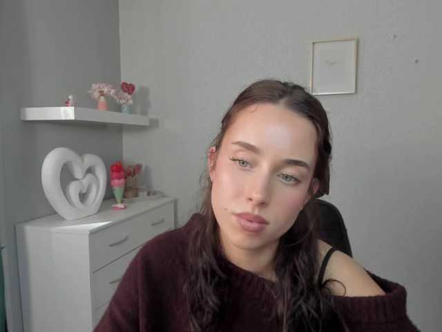 adeleLive's BongaCams show and profile