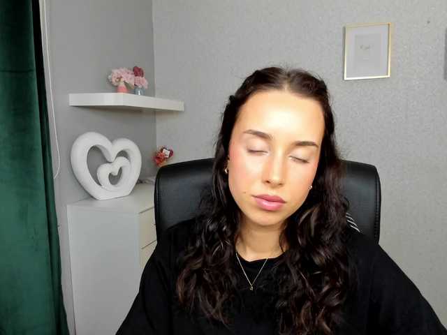 adeleLive live cam on BongaCams