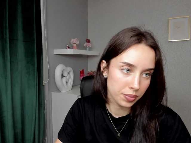 adeleLive live cam on BongaCams