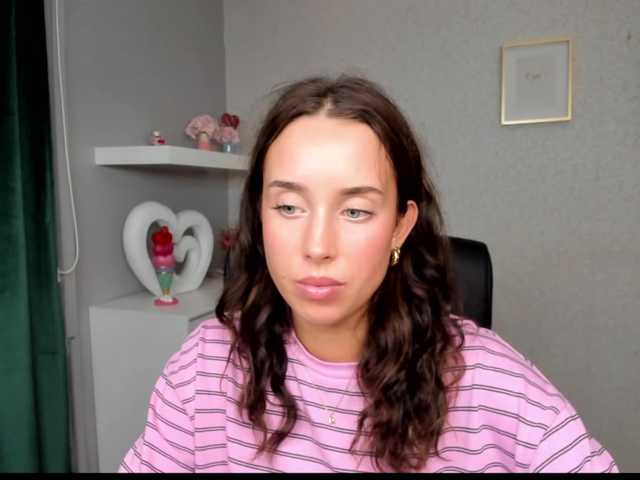 adeleLive live cam on BongaCams