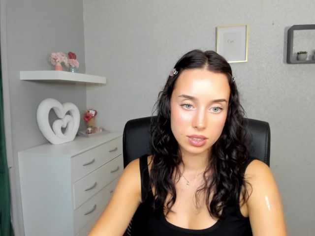 adeleLive live cam on BongaCams