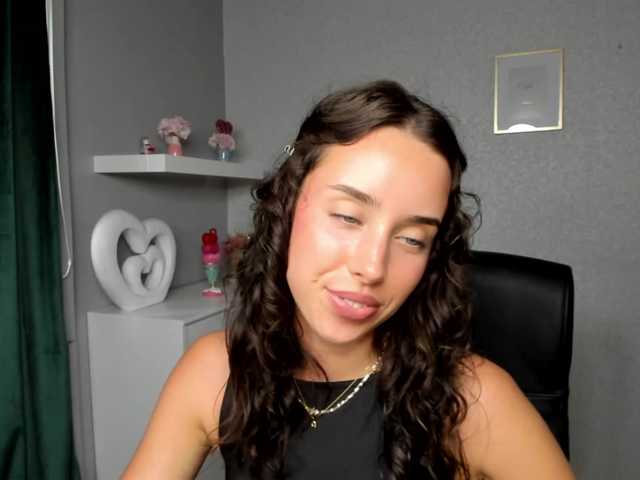 adeleLive live cam on BongaCams