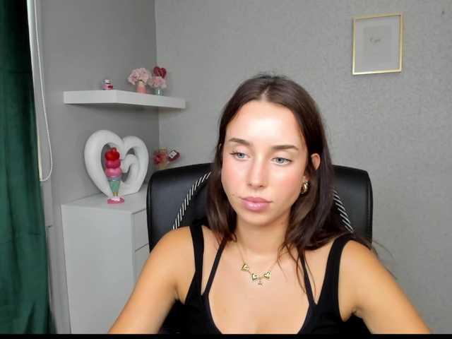 adeleLive live cam on BongaCams