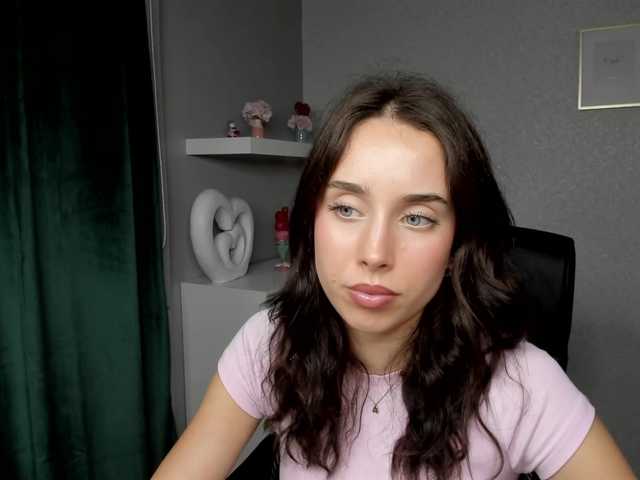 adeleLive live cam on BongaCams