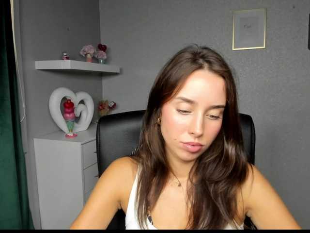 adeleLive live cam on BongaCams