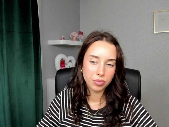 adeleLive live cam on BongaCams