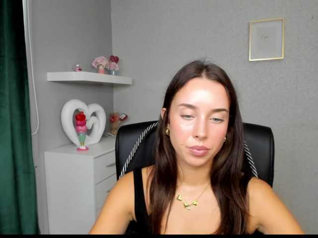 adeleLive live cam on BongaCams