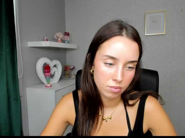 adeleLive live cam on BongaCams