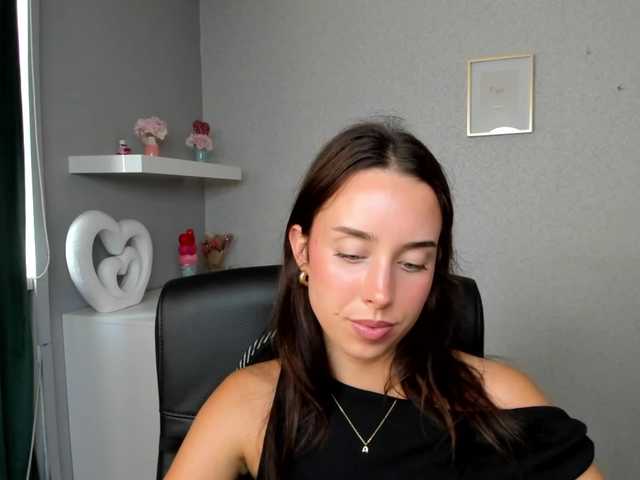 adeleLive live cam on BongaCams