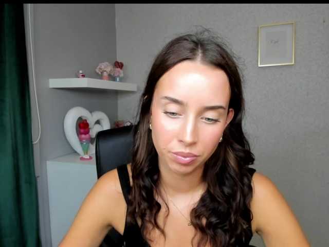 adeleLive live cam on BongaCams