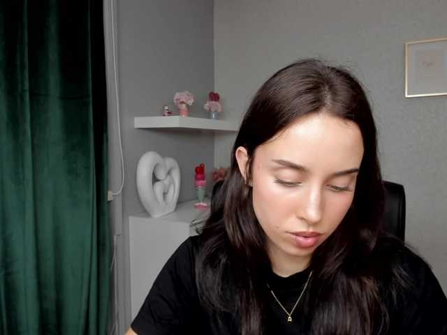 adeleLive live cam on BongaCams