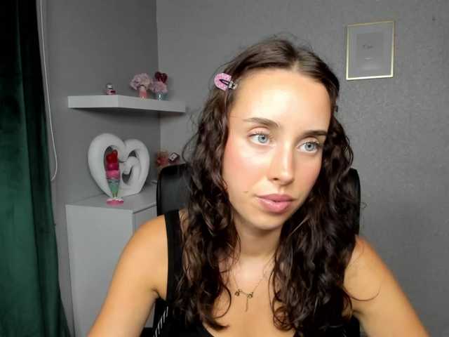 adeleLive live cam on BongaCams