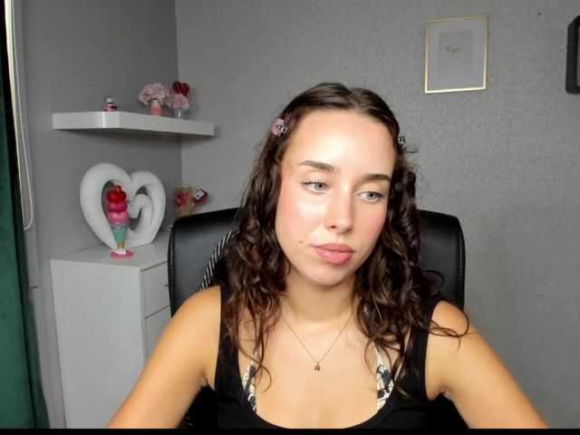 adeleLive live cam on BongaCams