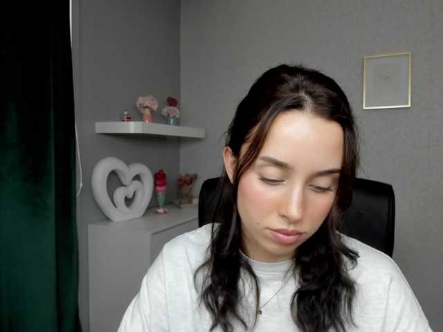 adeleLive live cam on BongaCams