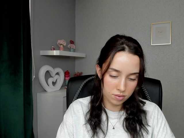 adeleLive live cam on BongaCams