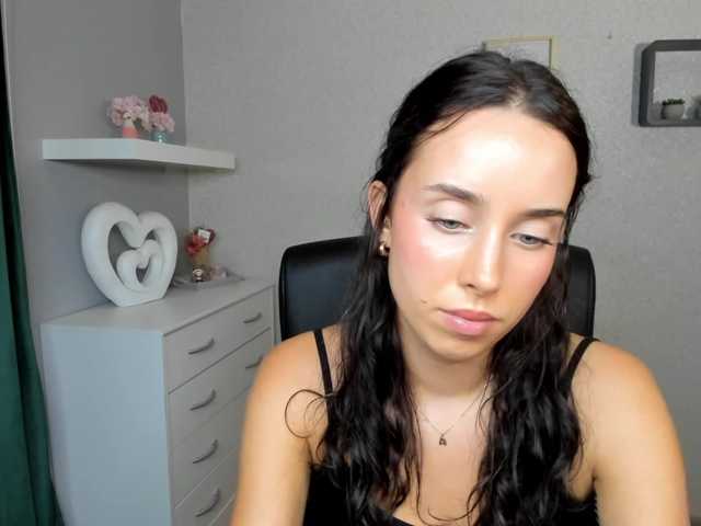 adeleLive live cam on BongaCams