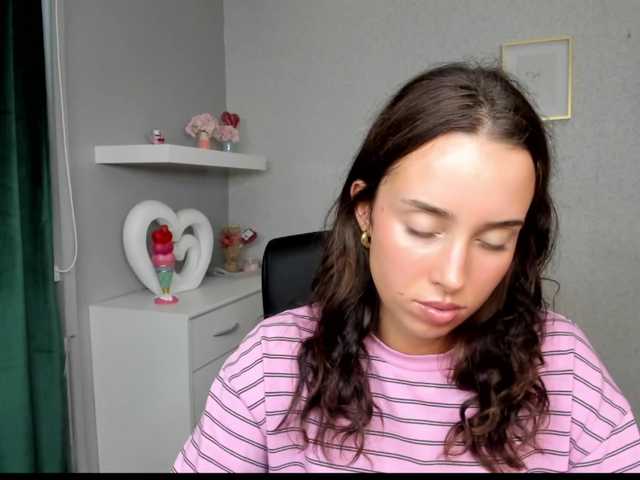 adeleLive live cam on BongaCams