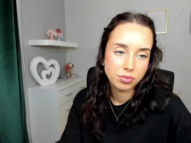 adeleLive live cam on BongaCams
