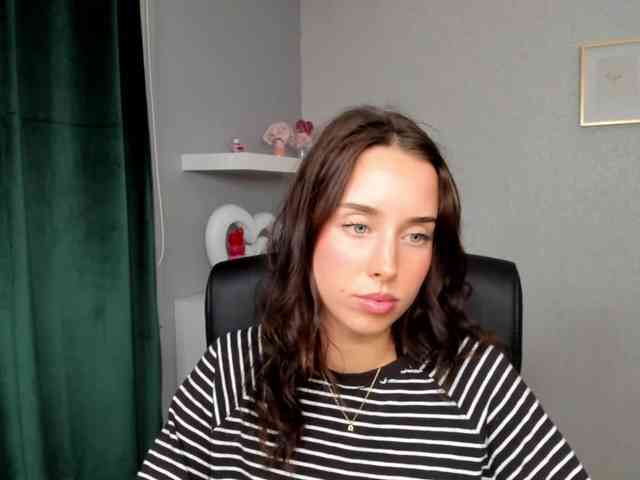 adeleLive webcam