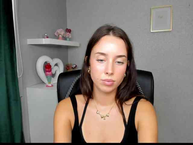 adeleLive webcam