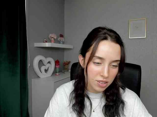 adeleLive webcam