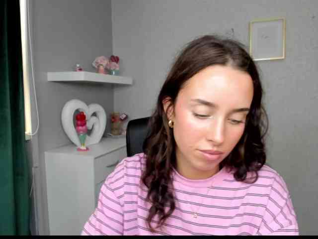 adeleLive webcam