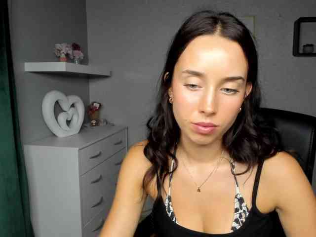 adeleLive webcam