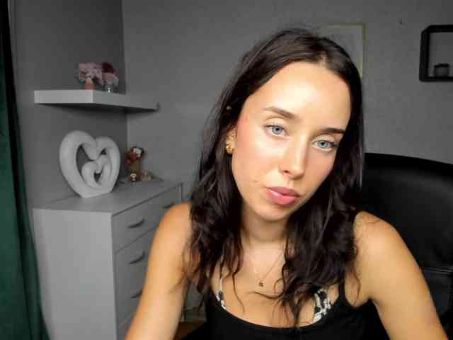 adeleLive webcam