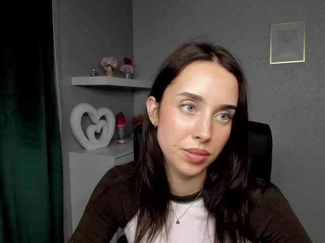 adeleLive webcam