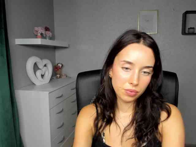 adeleLive webcam