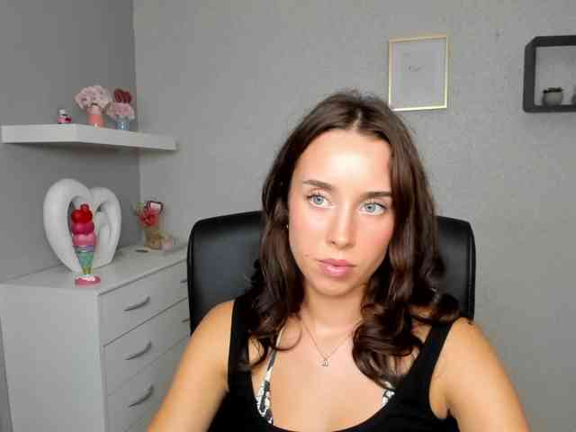 adeleLive webcam