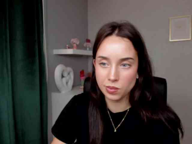 adeleLive webcam
