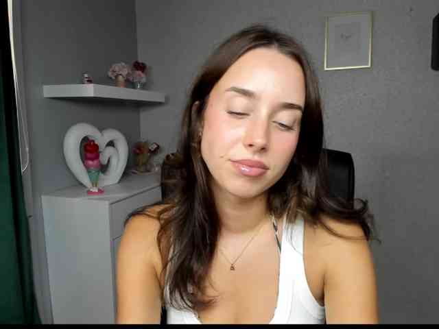 adeleLive webcam