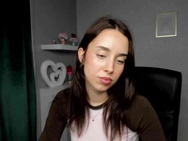 adeleLive webcam