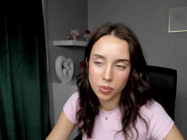 adeleLive webcam