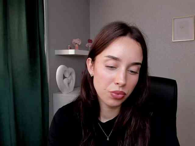 adeleLive webcam