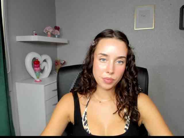 adeleLive webcam