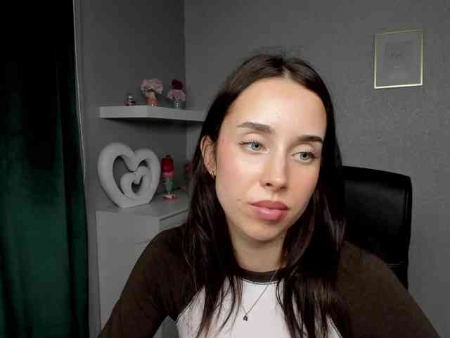 adeleLive webcam