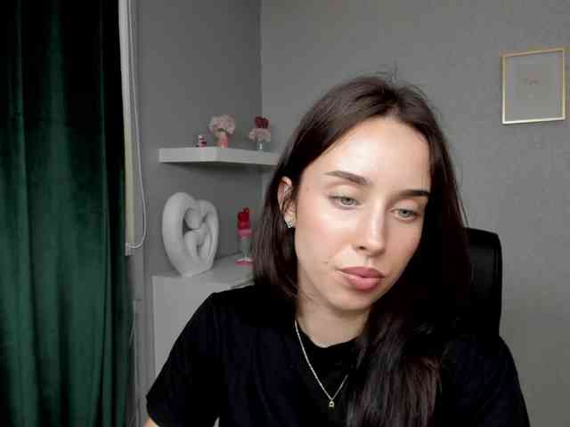 adeleLive webcam
