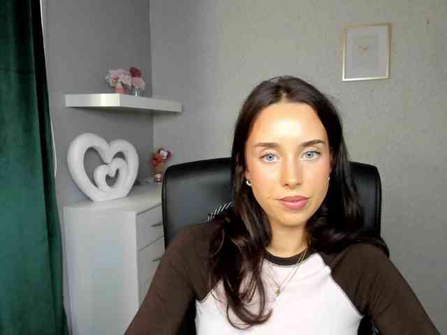 adeleLive webcam
